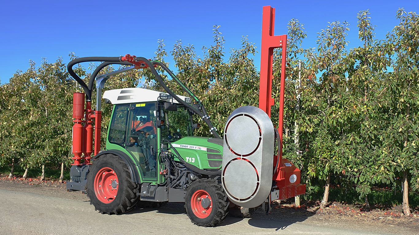 REDpulse Duo Pneumatic Defoliation for Apple Orchards